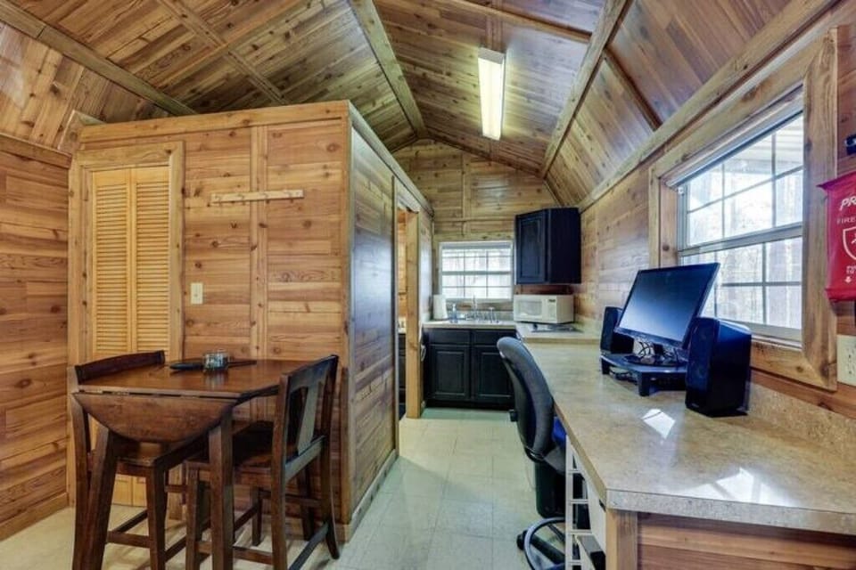 Small Cabin Interior - Work Station