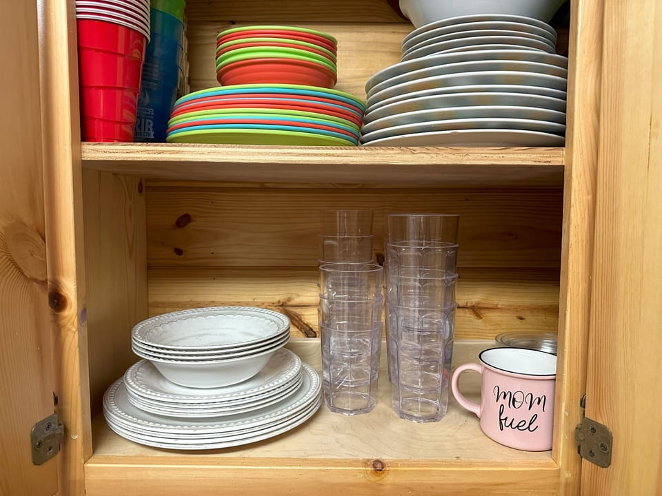 Main Cabin - Dishes