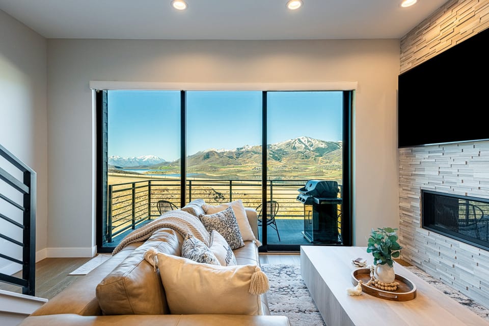 Main/2nd level great room