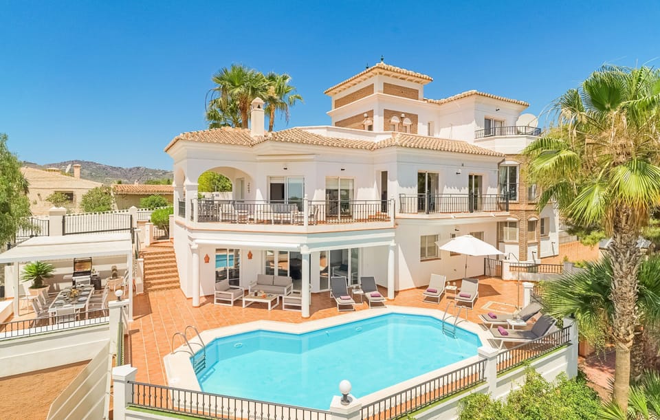 The grounds%2C pool and villa %2D it is something special