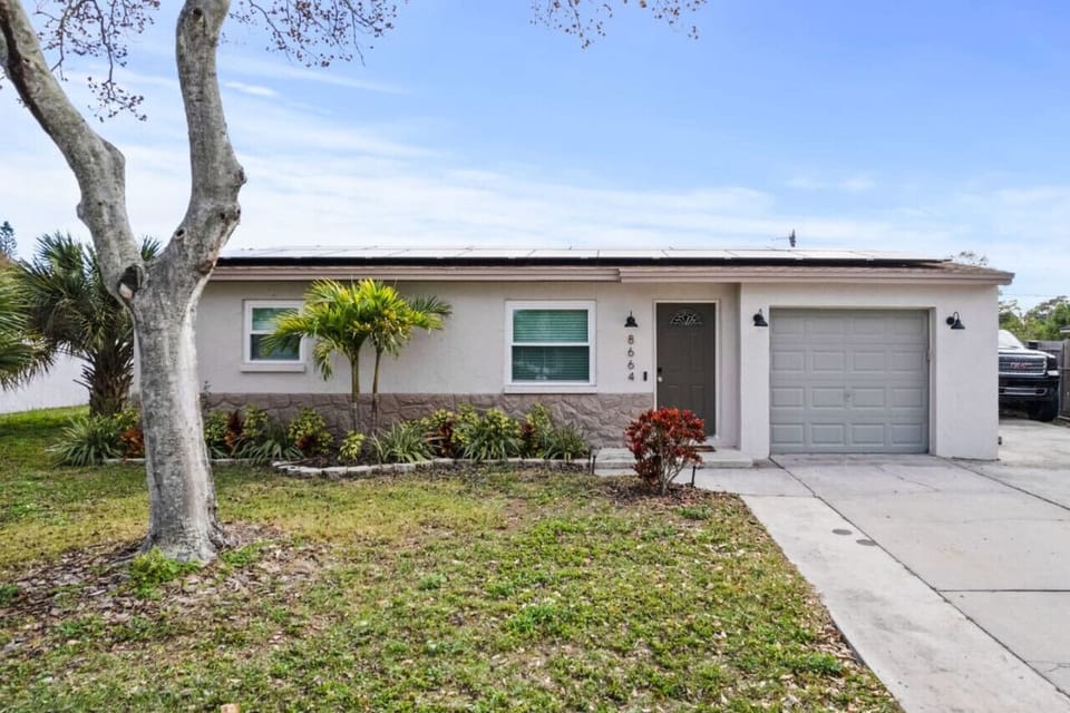 Front of House/ Driveway