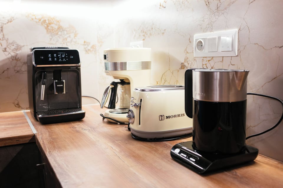 Espresso and cappuccino coffee maker, filter coffee maker, toaster, kettle