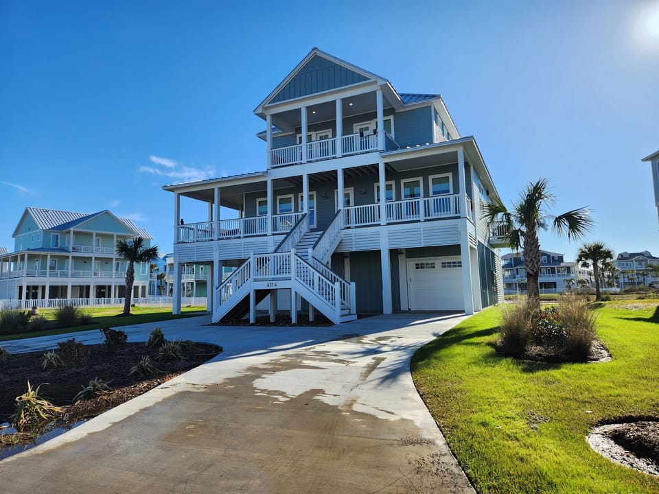 JS Palace. Exquisite new construction home in Pointe West.