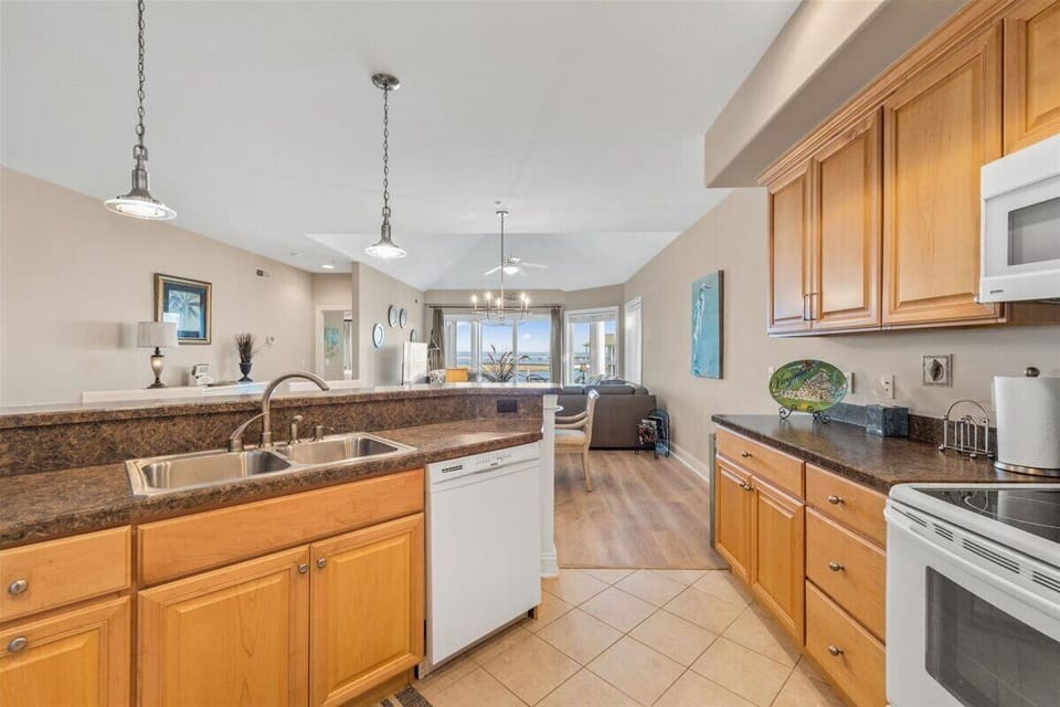 The Well-Stocked Kitchen has all the comforts of home.