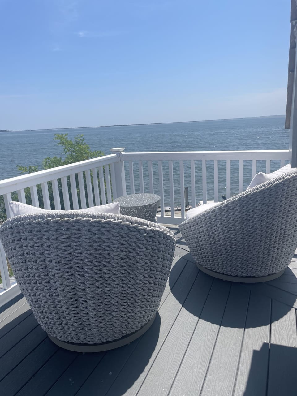 Swivel chairs on the wrap around deck