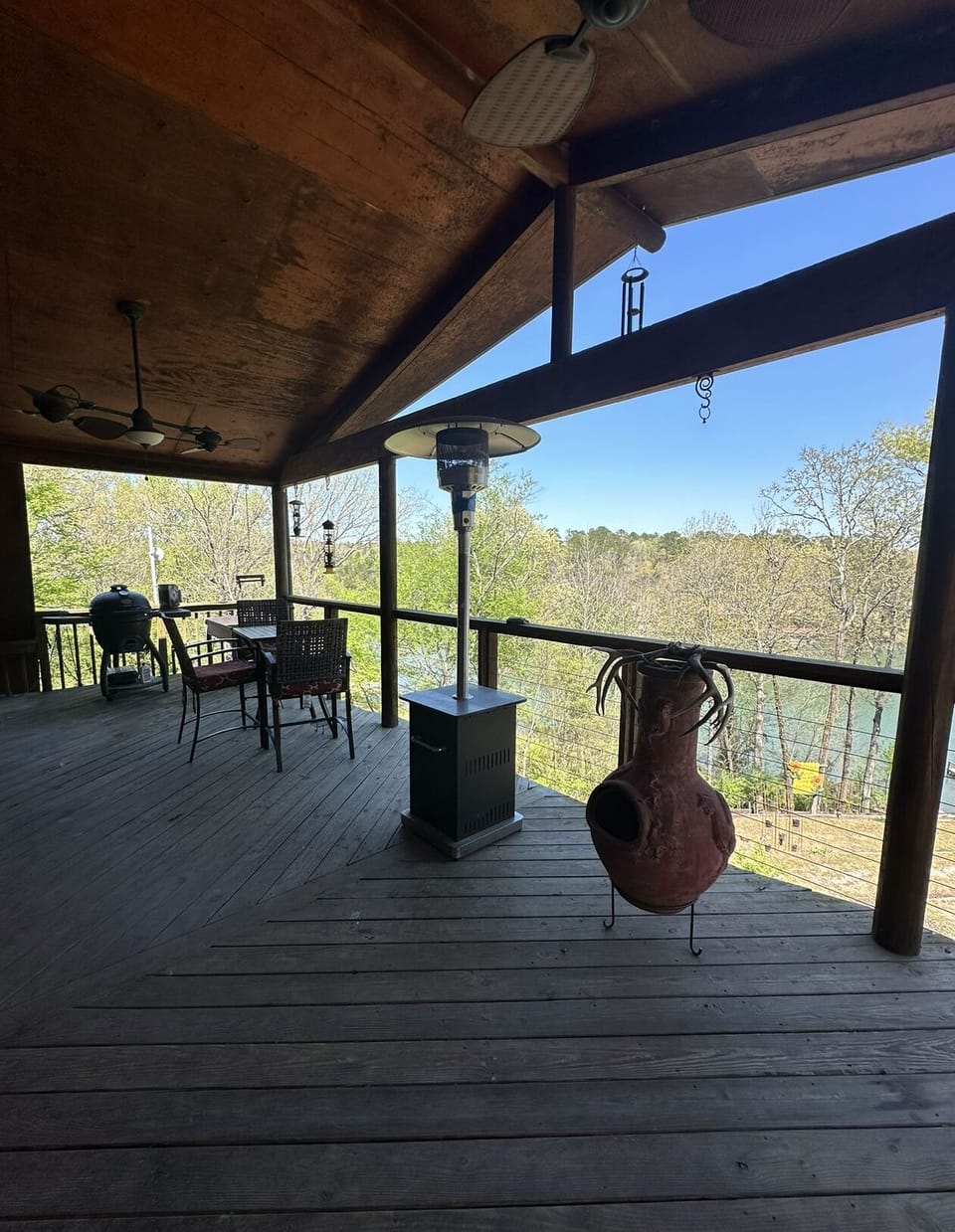 Upper deck