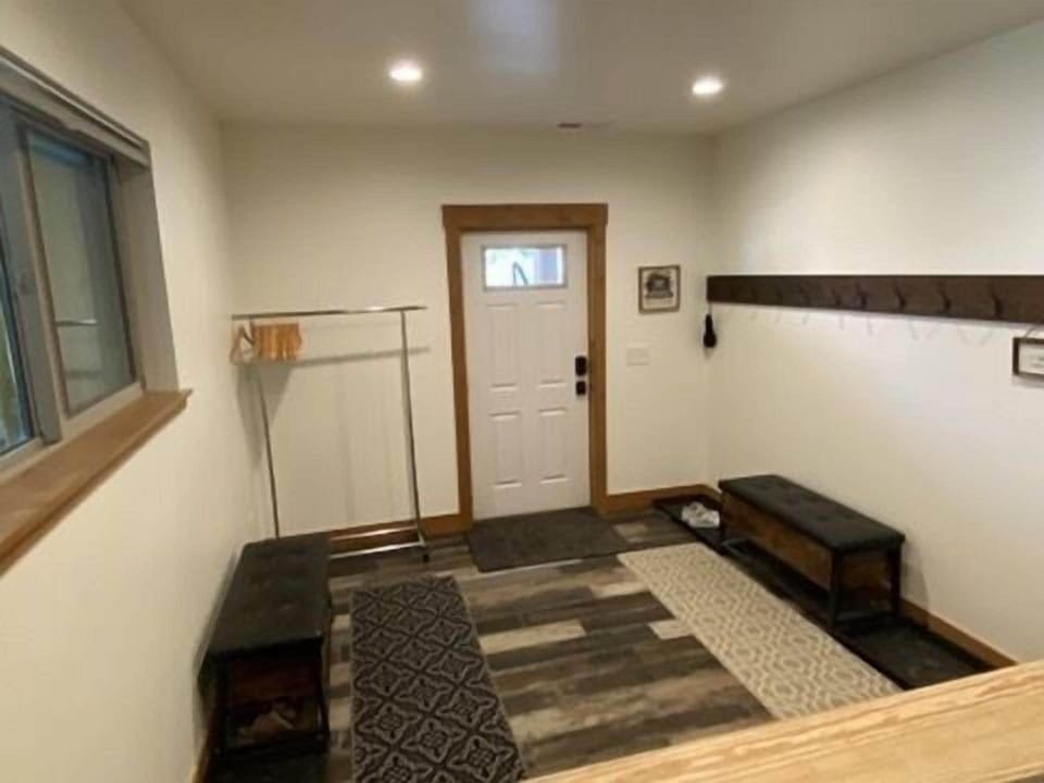 Basement entry/mud room 
