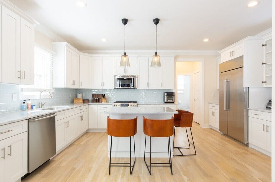 (Kitchen) The home checked all the boxes, offering exactly what was needed for a great stay: “The house itself had everything we were looking for - a beautiful kitchen with large dining room table.”