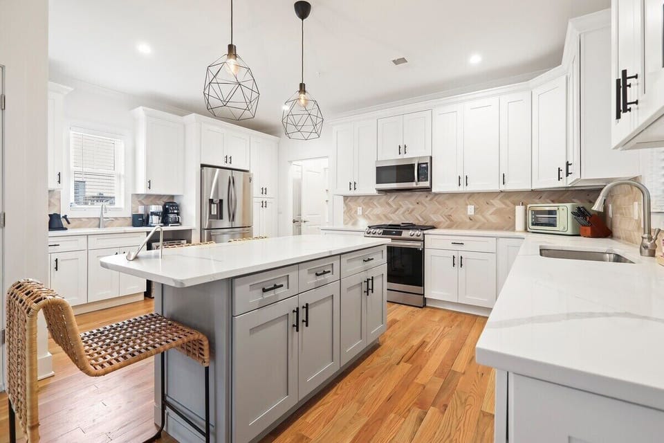 (Kitchen) Technology and convenience combined to make the stay easy: “All the appliances had QR codes to access directions. Everything you would need for a family vacation or weekend getaway was included.”