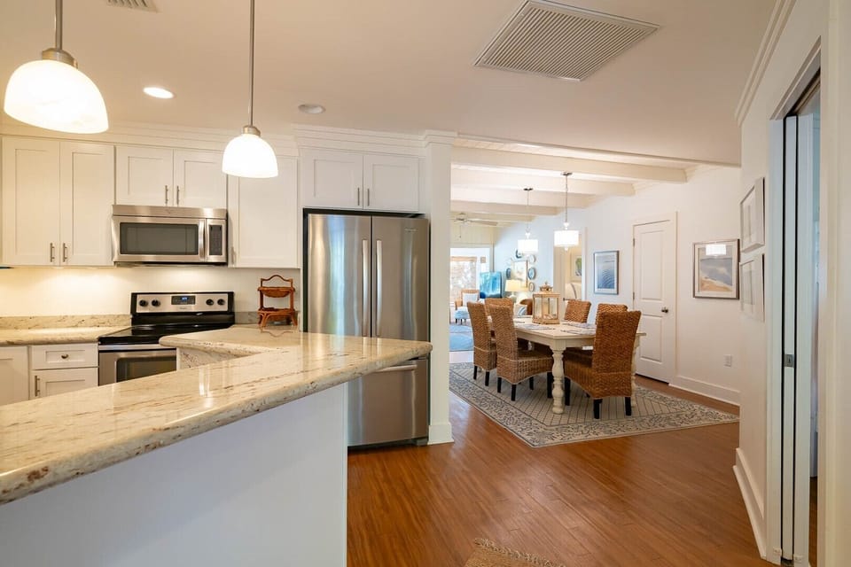 Entrance, Kitchen, Dining