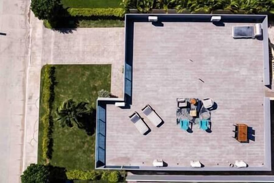 Roof deck. Enjoy beautiful ocean views. 
