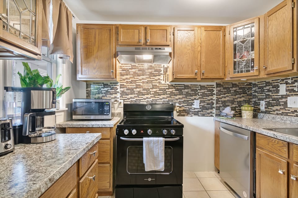 Fully Equipped Kitchen for Your Culinary Needs
