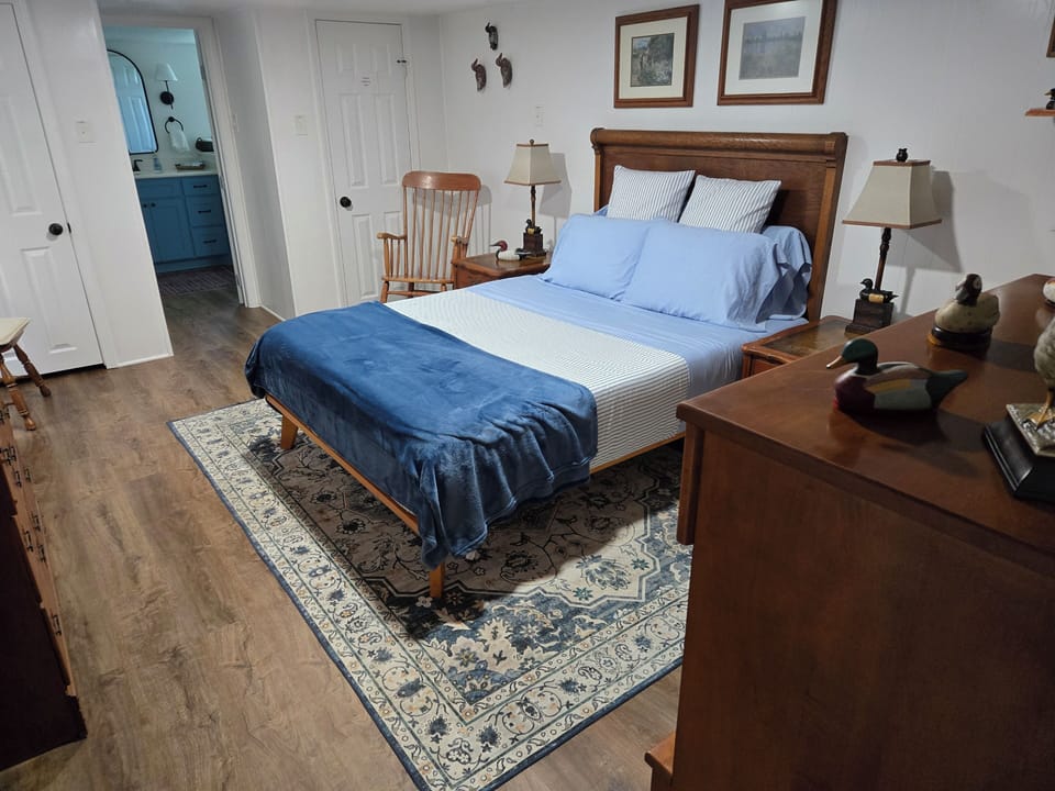 Queen size bedroom