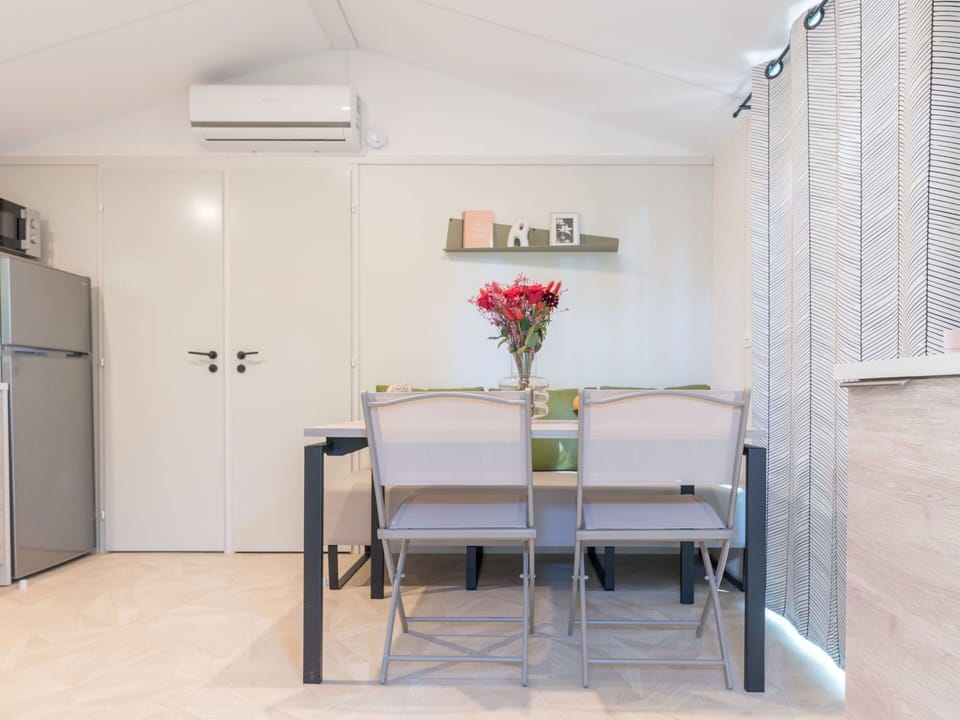 Table, Furniture, Building, Chair, Plant, Flower, Wood, Cabinetry, Lighting, House