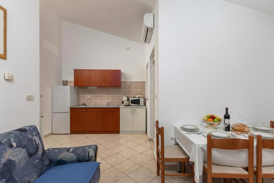 Kitchen and dining area