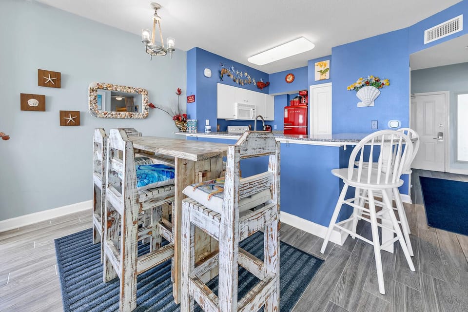 Dining to kitchen view