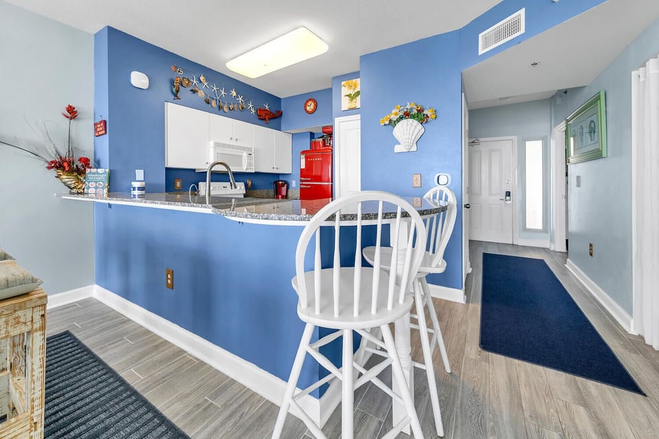 Eat-in bar seating