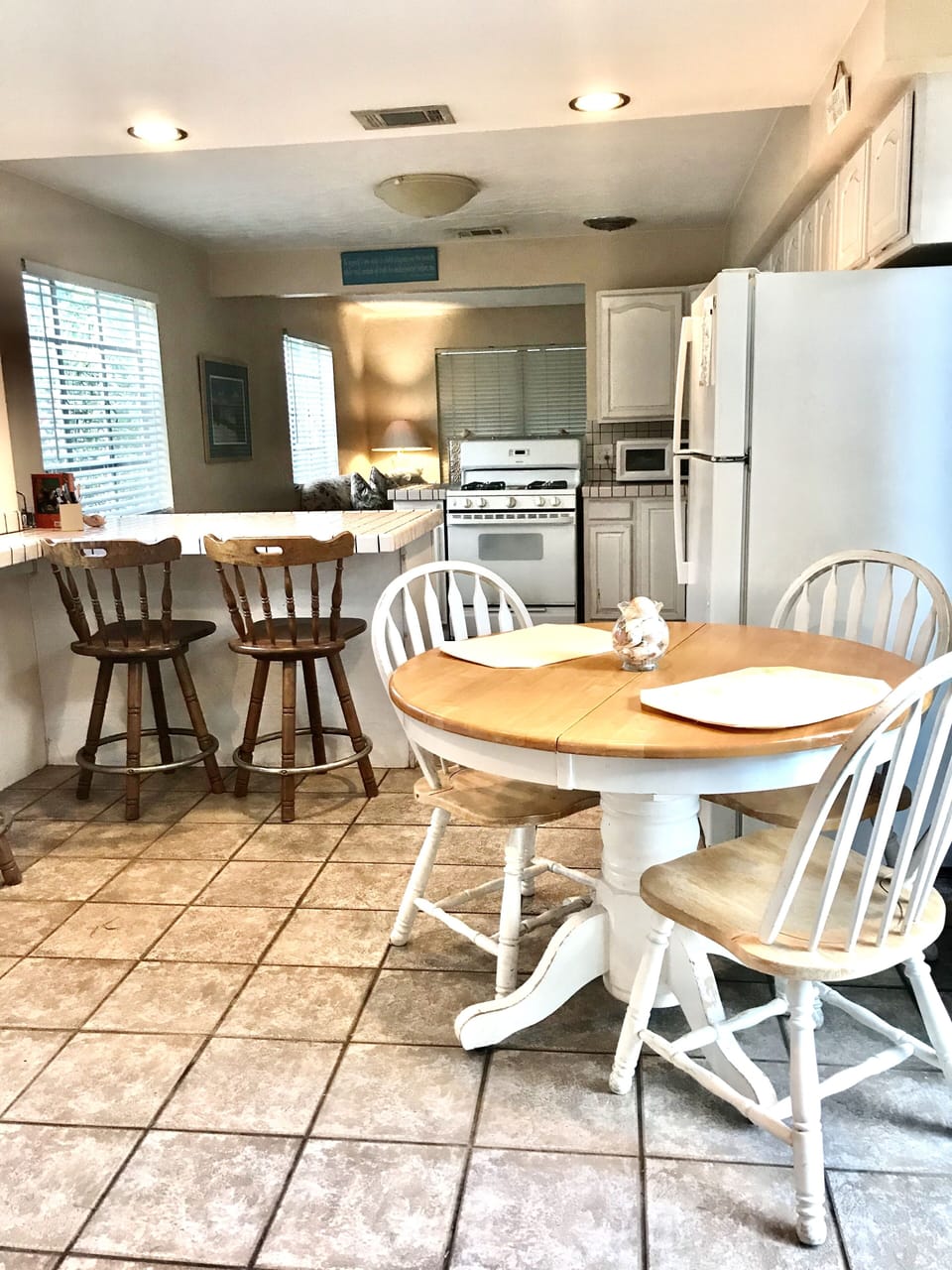 Island area - addition eating area. 