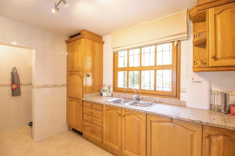 Kitchen & larder