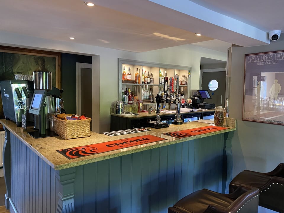 Dining / Restaurant