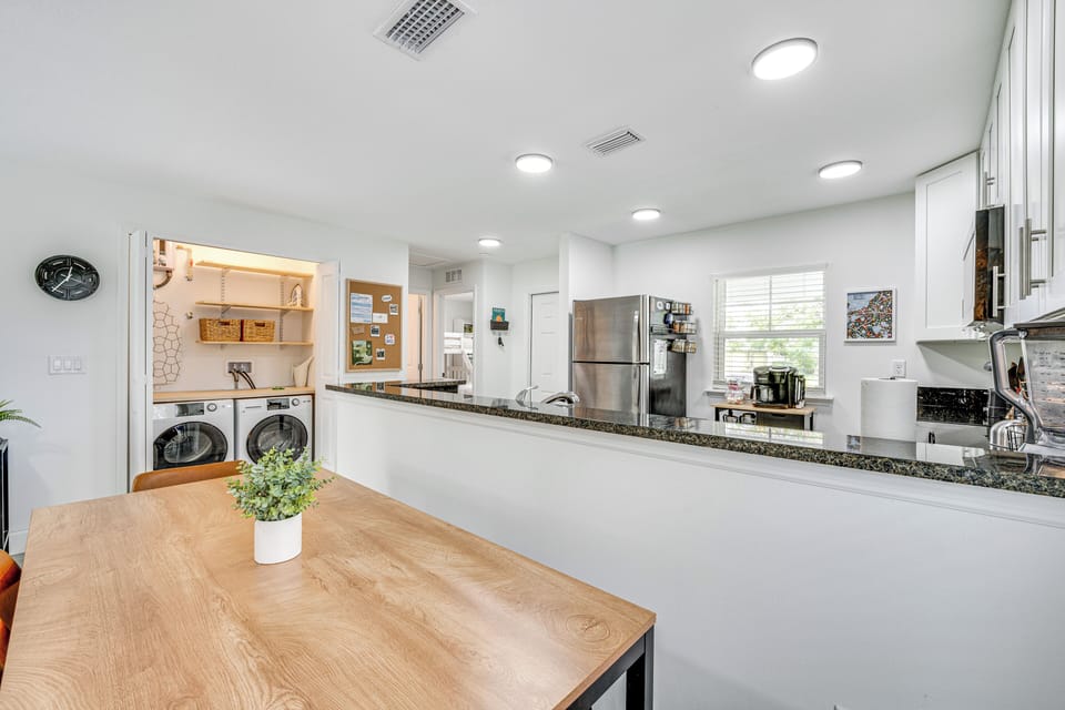Dining Area | Dishware & Flatware