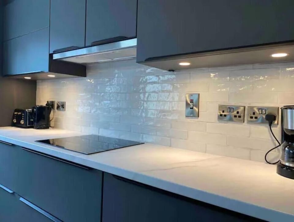 Full kitchen