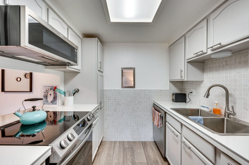 Fully Equipped Kitchen | Access to Community Pool