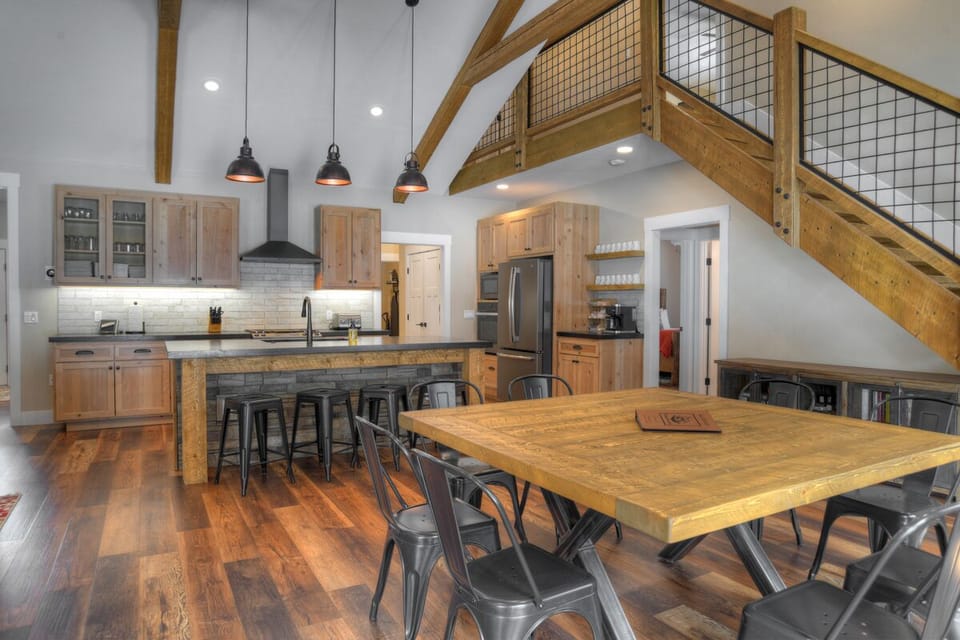 Open kitchen, dining and living room.