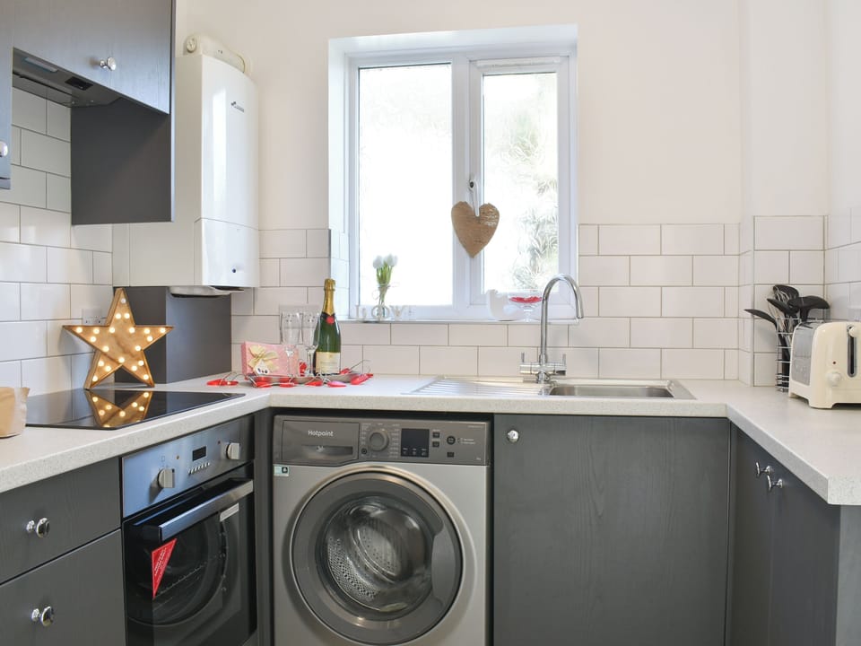 Kitchen | Apartment 2 - Sashes Apartments, Poole