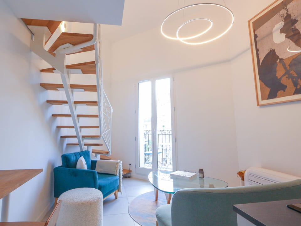 Salon Overview