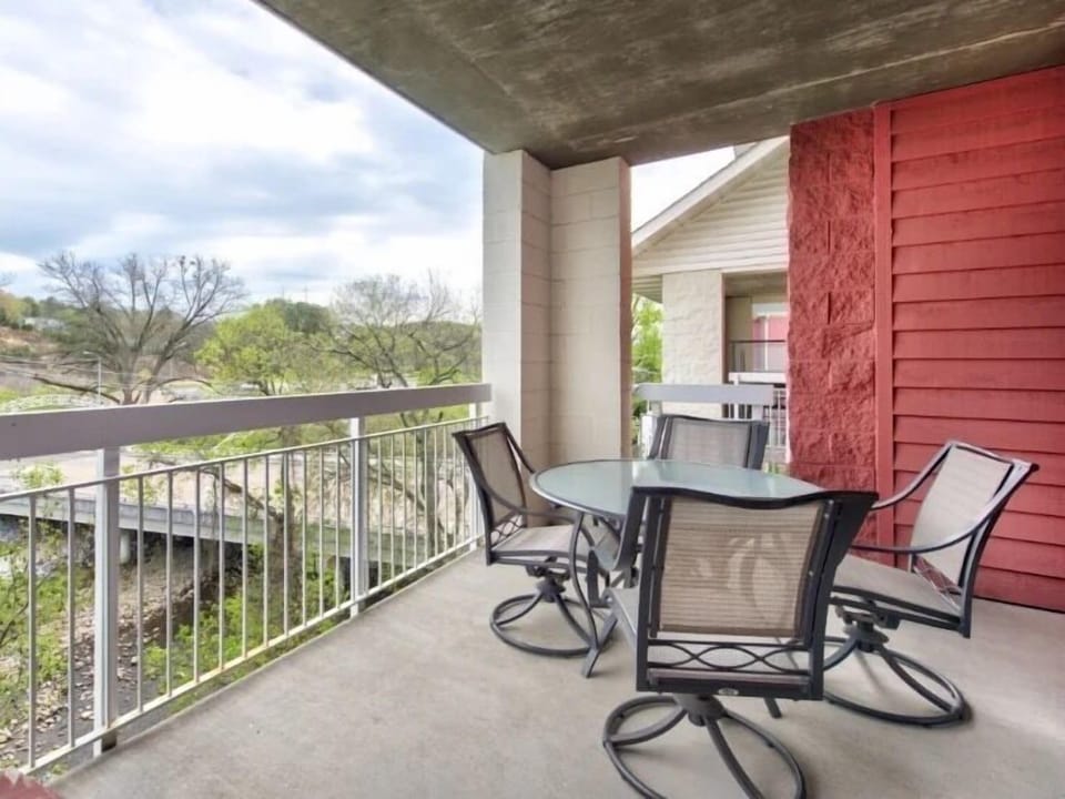Bear Crossing 402 Sleeps 8 - Private Balcony with River View from your Pigeon Forge Condo