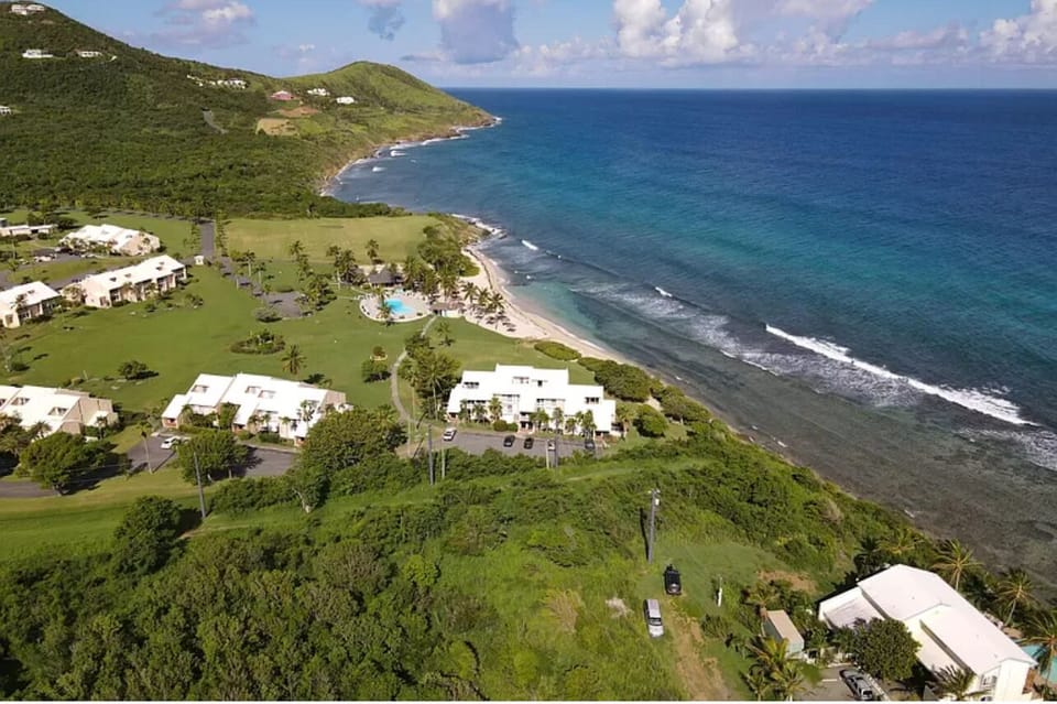 Private clubhouse, beach and pool