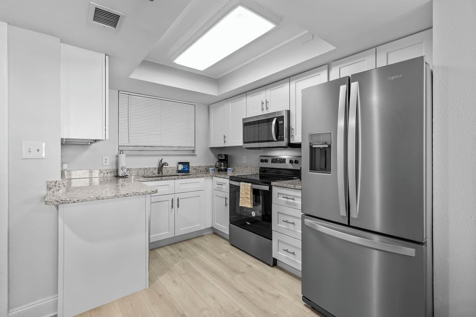 Fully equipped kitchen, complete with modern appliances and everything you need.