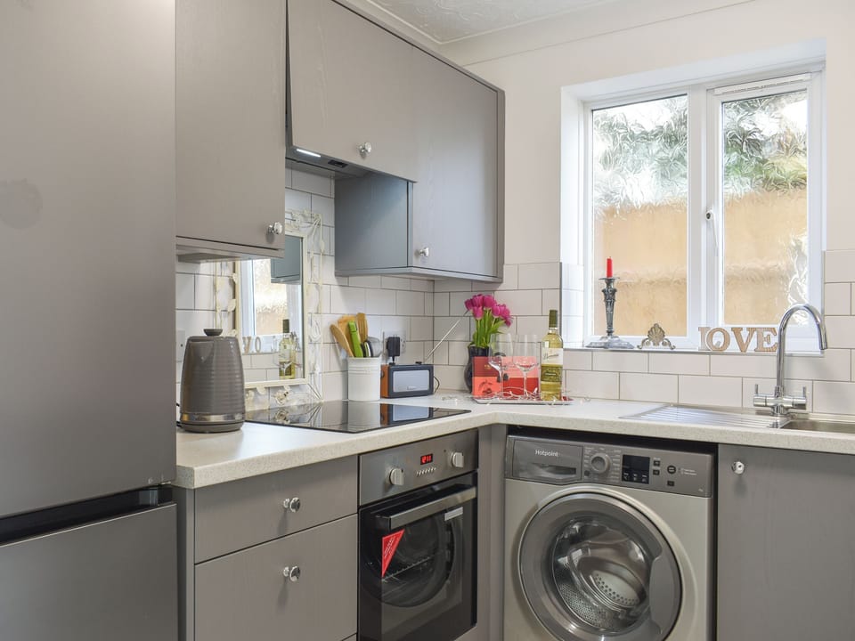 Kitchen | Apartment 1 - Sashes Apartments, Poole