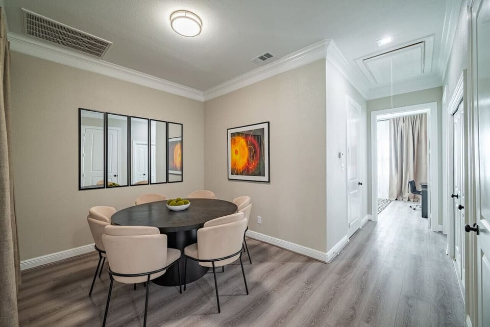 Enjoy a family meal in an elegant style in this modern dining room