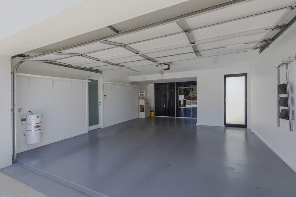 Blue Sea - Double Garage - parking for 4 cars - Henley Beach South - Ocean View