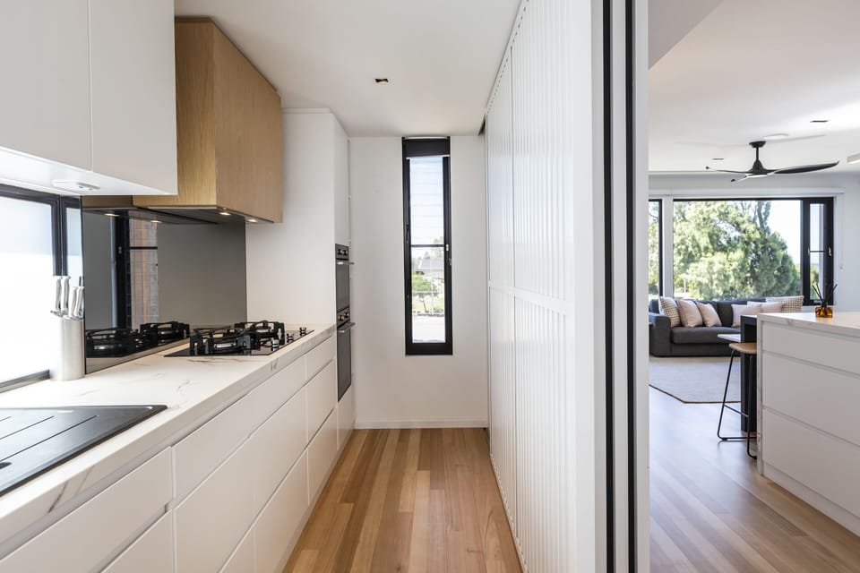 Elite Accommodation, Adelaide, Henley Beach, Sea View, Luxury Rental, WiFi, BBQ, Sleeps 9, Parking