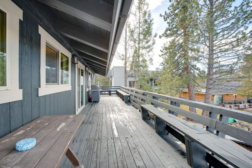 Private Deck | Mountain & Lake Views | Self Check-In | 6 Mi to Harrah's Casino