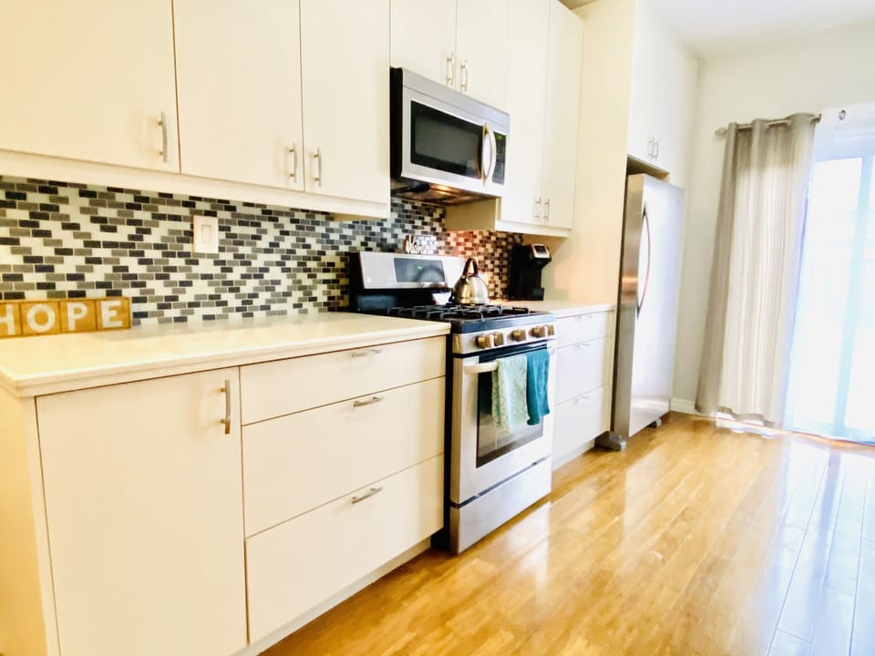 fully stocked kitchen