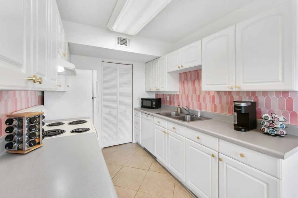 Indulge in our fully-equipped kitchen, complete with all the amenities you need to craft your perfect meal