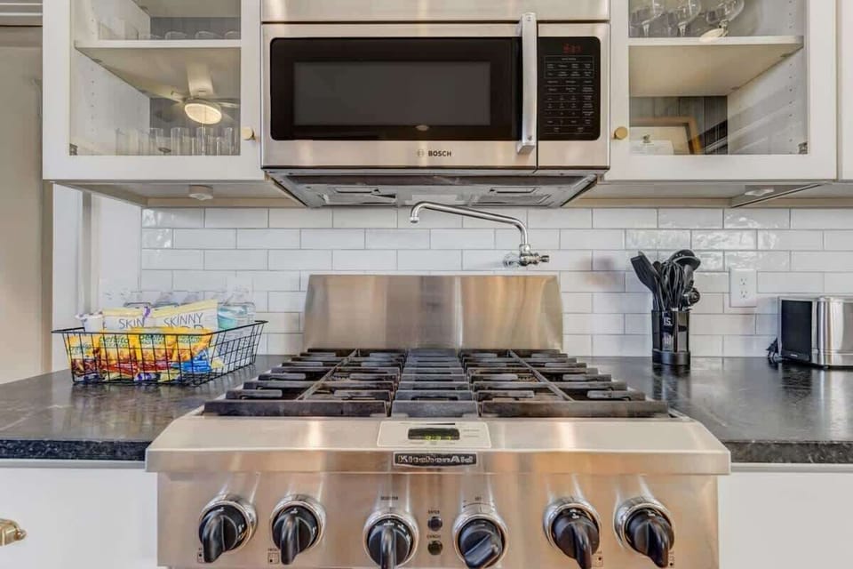 Craft your perfect meals in our well-equipped kitchen. A culinary haven awaits, inspiring your inner chef with modern amenities and a stylish space to turn your culinary creations into memorable feasts