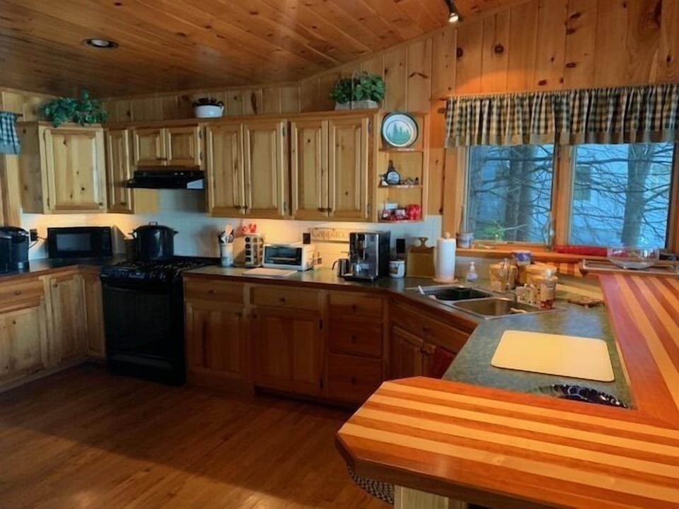 Main House - large kitchen