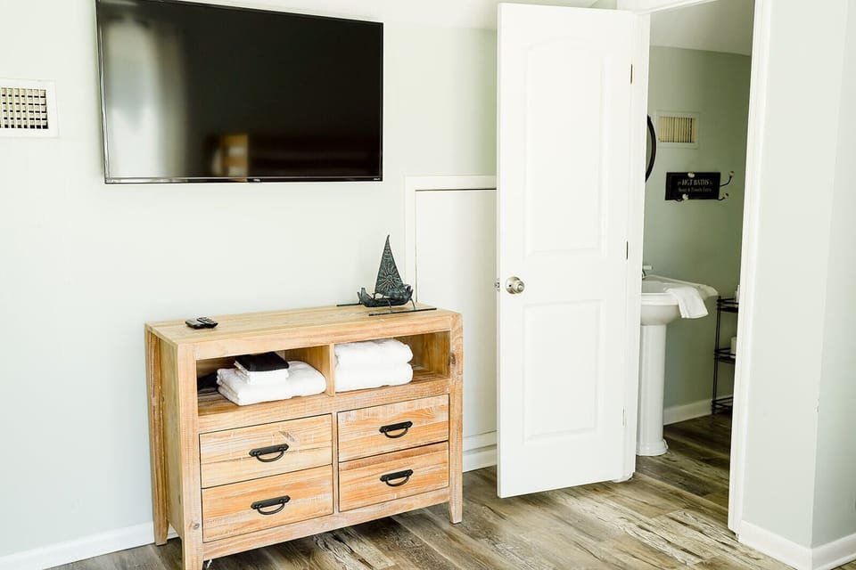 Bunk Room with Ensuite Bathroom