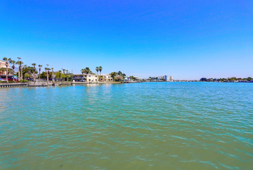 Gorgeous, wide open water view