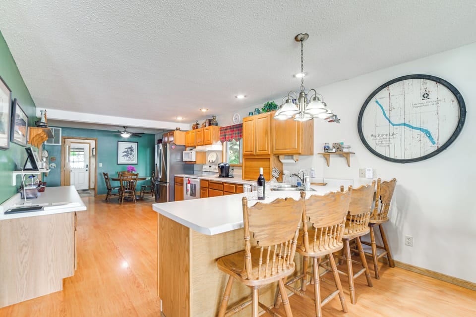 Kitchen | 1st Floor | Keurig Coffee Maker | Knife Set | Cooking Basics