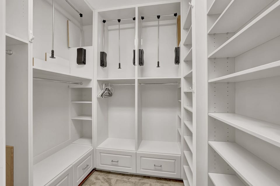 Walk in closet