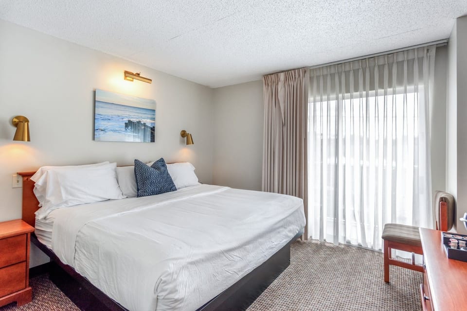 Indoors, Home Decor, Cushion, Bed, Furniture