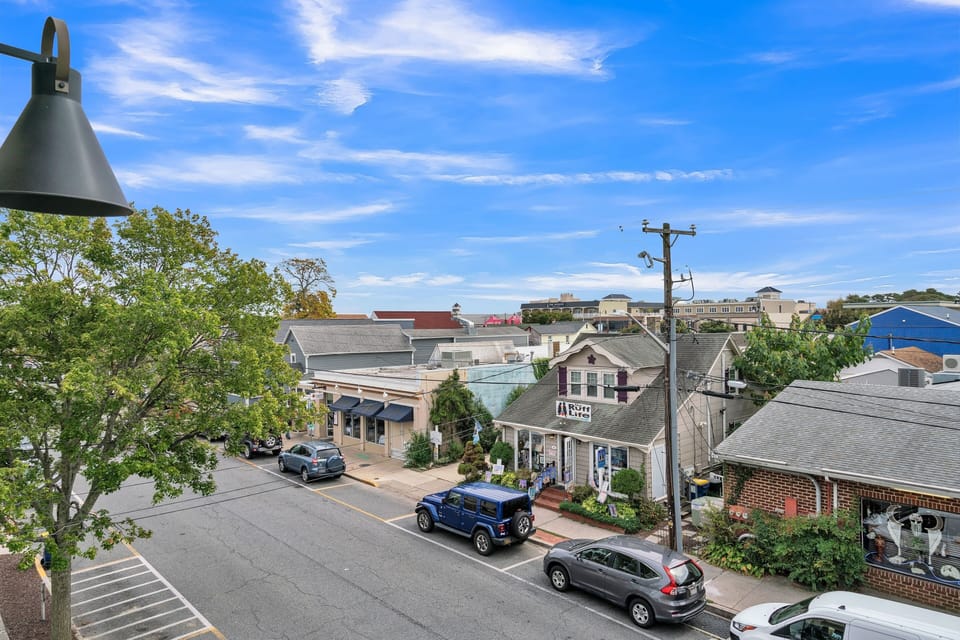 Neighborhood, Transportation, City, Architecture, Building