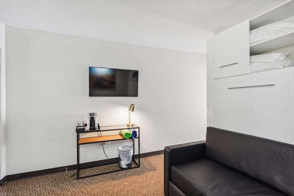 Indoors, Furniture, Living Room, Couch, Lamp