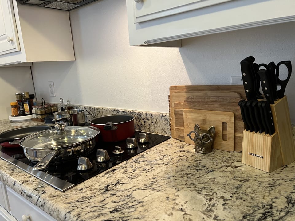 large counter space for meal prep.